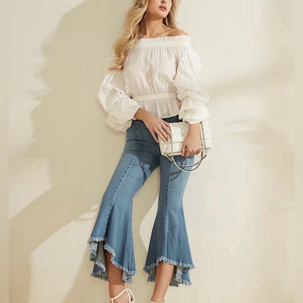 GUESS Sofia 1981 Light Wash Frayed Ankle Flare Jeans Size 30